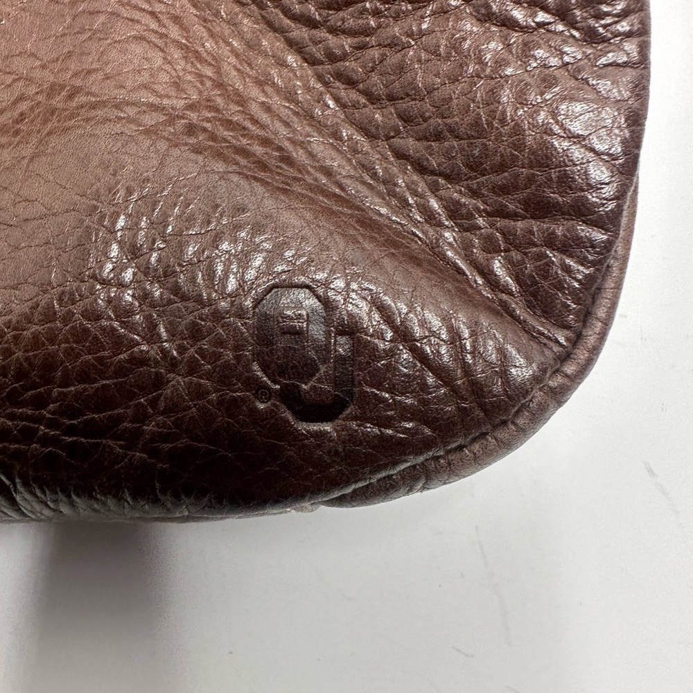 Leather clutch type bag. Rich brown, with OU accents. - Picture 5 of 5